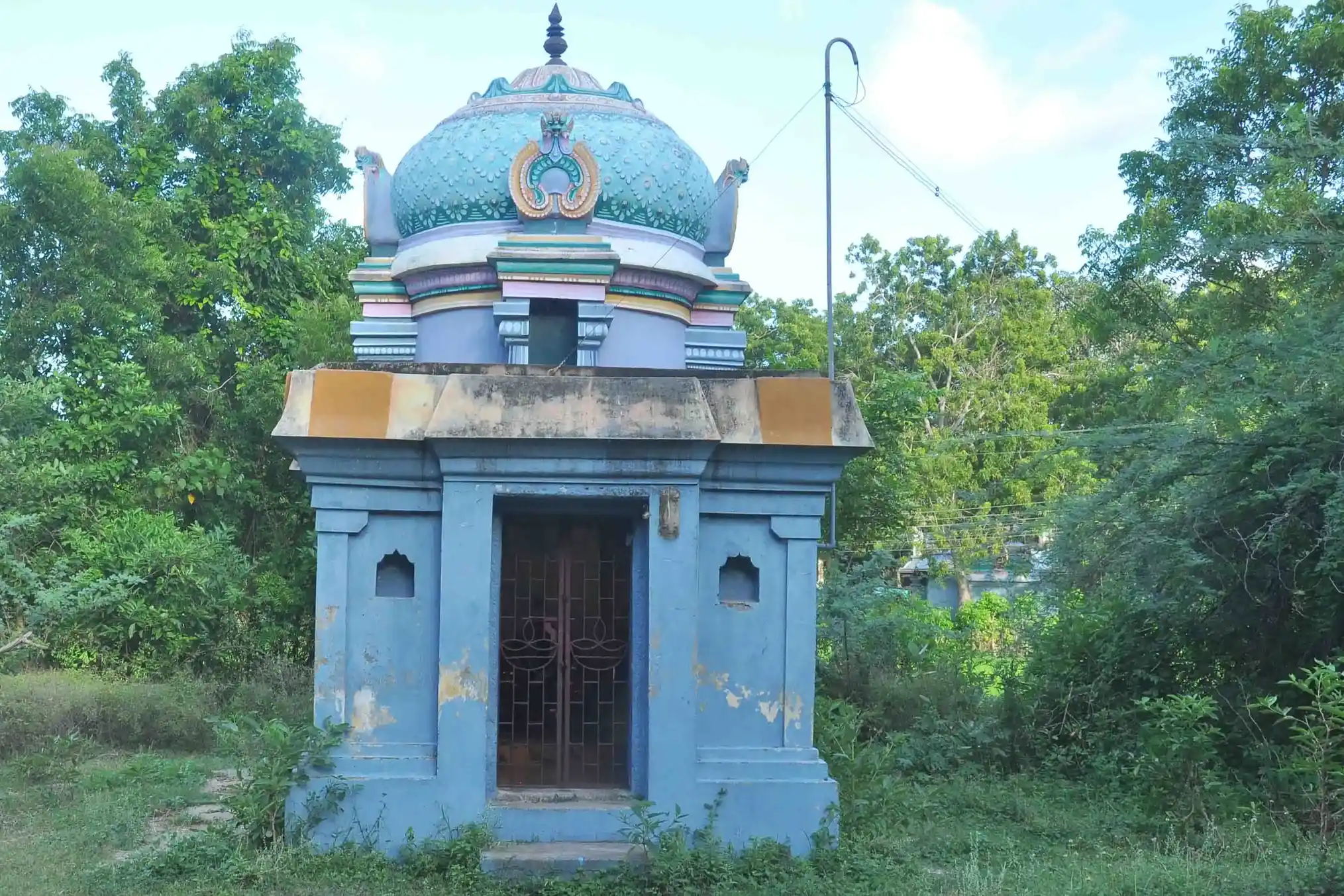 Arulmigu Pemeswarar Temple, Illupur, Illupur - 609308 அருள்மிகு பீமேஸ்வர சுவாமி திருக்கோயில், ஹரிஹரன் கூடல், ஹரிஹரன் கூடல் - 609308, Mayiladuthurai - Ancient Temple Architecture and History Image 5
