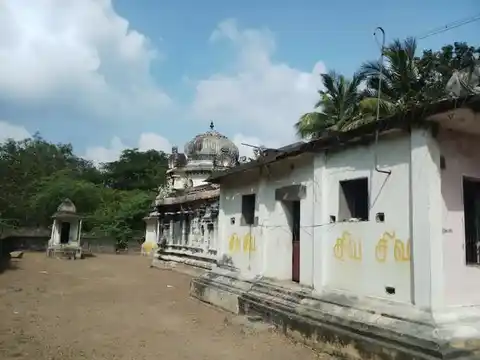 Arulmigu Peramapuriswarar Temple, Seniyaperamur, Seniyaperamur - 613204 அருள்மிகு பிரம்மபுரீஸ்வரர் திருக்கோயில், Seniyaperamur, Seniyaperamur - 613204, Thanjavur - Ancient Temple Architecture and History Image 3