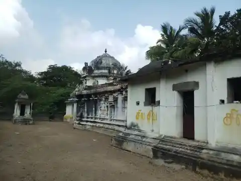Arulmigu Peramapuriswarar Temple, Seniyaperamur, Seniyaperamur - 613204 அருள்மிகு பிரம்மபுரீஸ்வரர் திருக்கோயில், Seniyaperamur, Seniyaperamur - 613204, Thanjavur - Ancient Temple Architecture and History Image 5