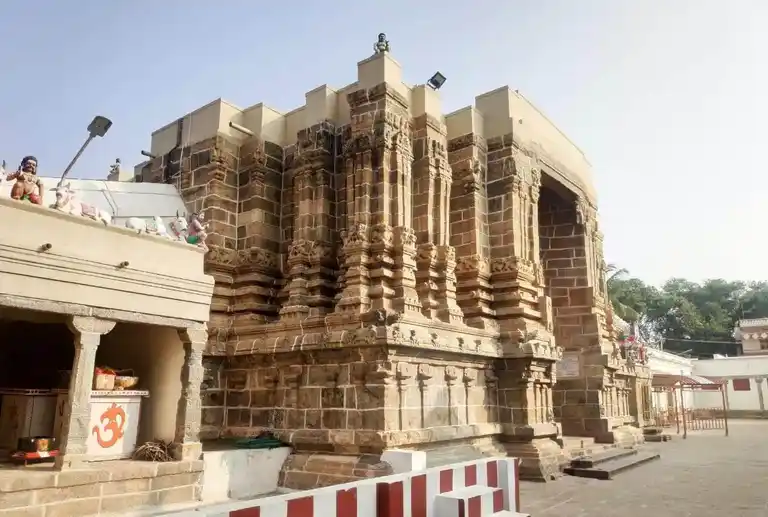 Arulmigu Perianayaki Amman Temple, Palani - 624601 அருள்மிகு பெரியநாயகி அம்மன் திருக்கோயில், பழனி - 624601, Dindigul - Ancient Temple Architecture and History Image 3