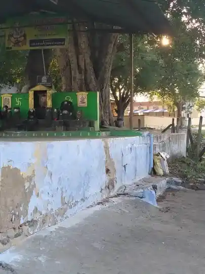 Arulmigu Periavinayagar Temple, Zaminuthukuli, Zaminuthukuli - 642004 அருள்மிகு பெரியவிநாயகர் திருக்கோயில், ஜமீனுத்துக்குளி, Zaminuthukuli - 642004, Coimbatore - Ancient Temple Architecture and History Image 3