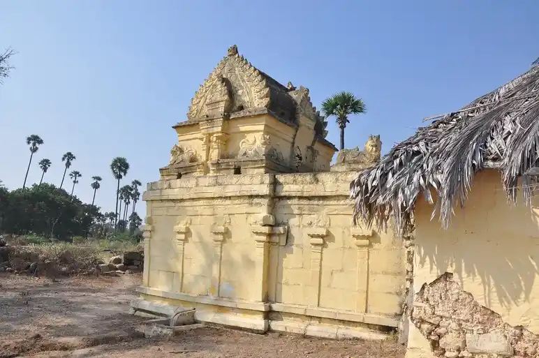 Arulmigu Perinayakiamman Temple, Nattarmangalam, Thattaravalasu - 638106 அருள்மிகு பெரியநாயகி அம்மன் திருக்கோயில், Nattarmangalam, Thattaravalasu - 638106, Tiruppur - Ancient Temple Architecture and History Image 2