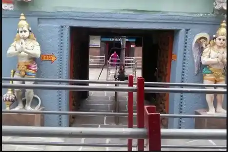 Arulmigu Periya Anjaneyar Temple, Ambur - 635802 அருள்மிகு பெரிய ஆஞ்சநேயர் திருக்கோயில், ஆம்பூர் - 635802, Thirupathur - Ancient Temple Architecture and History Image 2