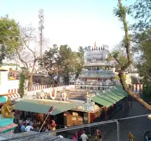 Arulmigu Periya Anjaneyar Temple, Ambur - 635802 அருள்மிகு பெரிய ஆஞ்சநேயர் திருக்கோயில், ஆம்பூர் - 635802, Thirupathur - Ancient Temple Architecture and History Image 4