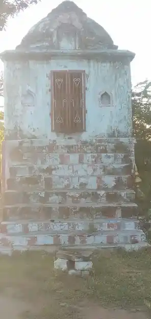 Arulmigu Periya Ayyanar Savurikilavar, Sangili Karupar Temple, Annavasal - 622101 அருள்மிகு பெரிய அய்யனார் சவுரிகிழவர் சங்கிலி கருப்பர் திருக்கோயில், Annavasal - 622101, Pudukkottai - Ancient Temple Architecture and History Image 3