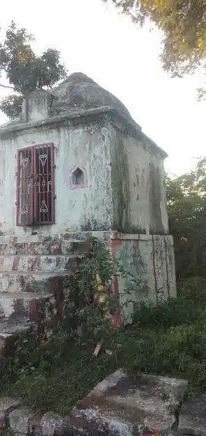 Arulmigu Periya Ayyanar Savurikilavar, Sangili Karupar Temple, Annavasal - 622101 அருள்மிகு பெரிய அய்யனார் சவுரிகிழவர் சங்கிலி கருப்பர் திருக்கோயில், Annavasal - 622101, Pudukkottai - Ancient Temple Architecture and History Image 4