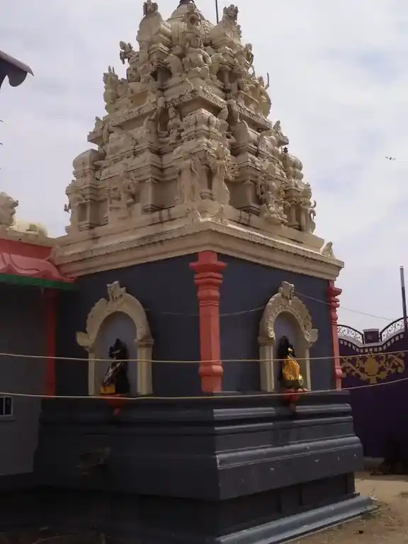 Arulmigu Periya Mariaman Temple, Dinnabelur - 636810 அருள்மிகு பெரிய மாரியம்மன் திருக்கோயில், Dinnabelur - 636810, Dharmapuri - Ancient Temple Architecture and History Image 4