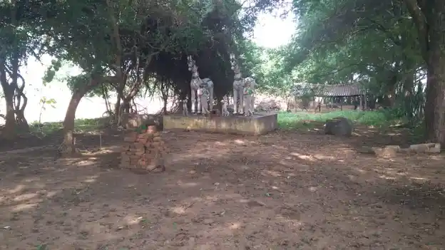 Arulmigu Periyakarupanar Swamy Temple, Kasankottai - 621701 அருள்மிகு பெரியகருப்பனார்சுவாமி திருக்கோயில், காசான்கோட்டை - 621701, Ariyalur - Ancient Temple Architecture and History Image 2