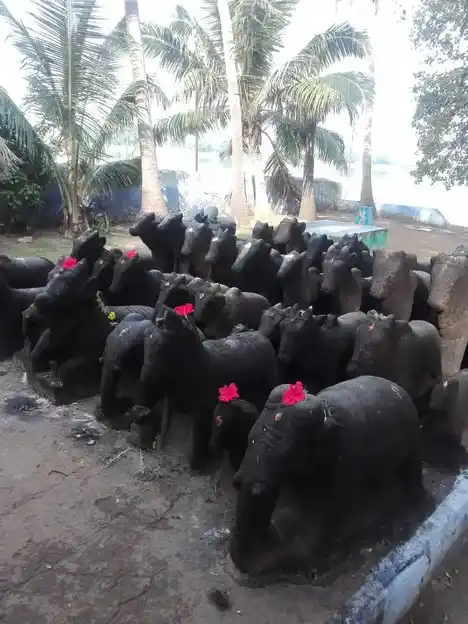 Arulmigu Periyakulam Sastha Temple, Near Angalamman Keelapavoor Periya Kulam Karai, Keelapavoor - 627806 அருள்மிகு பெரியகுளம் சாஸ்தா திருக்கோயில், -, Keelapavoor - 627806, Tenkasi - Ancient Temple Architecture and History Image 4