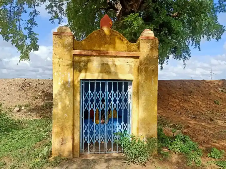 Arulmigu Periyakulatthayyan Temple, Pasuvandanai - 628401 அருள்மிகு பெரியகுளத்தய்யன் திருக்கோயில், Pasuvandanai - 628401, Thoothukudi - Ancient Temple Architecture and History Image 4