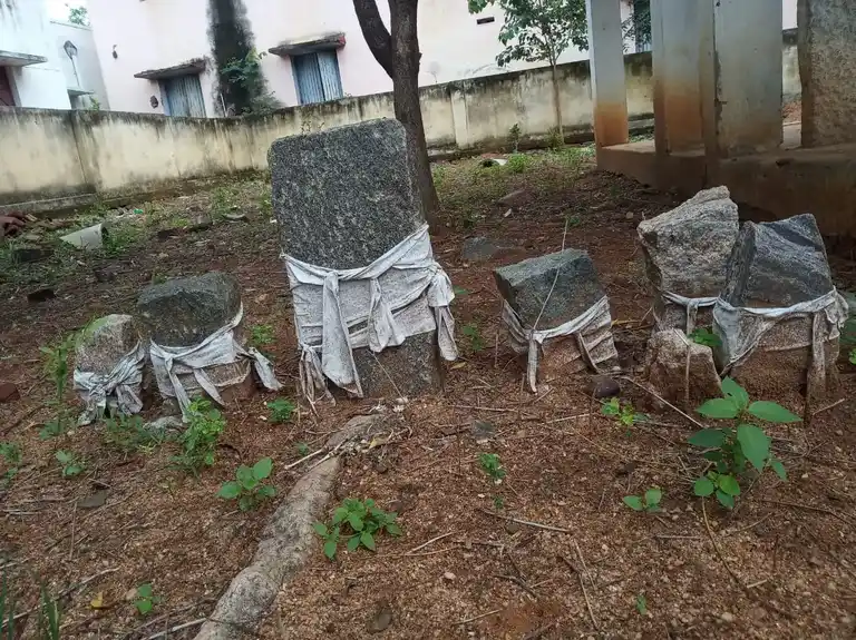 Arulmigu Periyamalaiyamman Temple, Thimmarasanayakanur - 625536 Arulmigu Periyamalaiyamman Temple, Thimmarasanayakanur - 625536, Theni - Ancient Temple Architecture and History Image 3