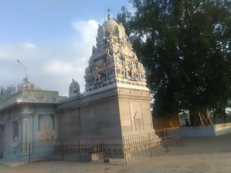 Arulmigu Periyamariamman Temple, Erumaipatti - 637102 அருள்மிகு பெரிய மாரியம்மன் திருக்கோயில், Erumaipatti - 637102, Salem - Ancient Temple Architecture and History Image 2