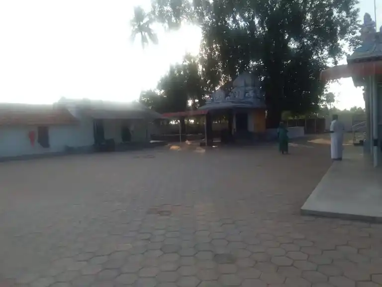 Arulmigu Periyamariamman Temple, Erumaipatti - 637102 அருள்மிகு பெரிய மாரியம்மன் திருக்கோயில், Erumaipatti - 637102, Salem - Ancient Temple Architecture and History Image 4