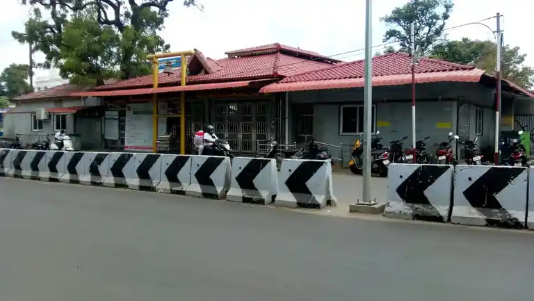 Arulmigu Periyamariamman Vagaiyara Temple, P.S.Park, Erode - 638001 அருள்மிகு பெரிய மாரியம்மன் திருக்கோயில், P.S.Park, Erode - 638001, Erode - Ancient Temple Architecture and History Image 4