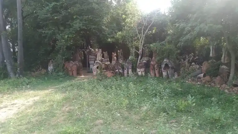 Arulmigu Periyamoolippatti Ayyanar Temple, Vemmani - 622515 அருள்மிகு பெரியமூளிப்பட்டி அய்யனார் திருக்கோயில், Vemmani - 622515, Pudukkottai - Ancient Temple Architecture and History Image 3