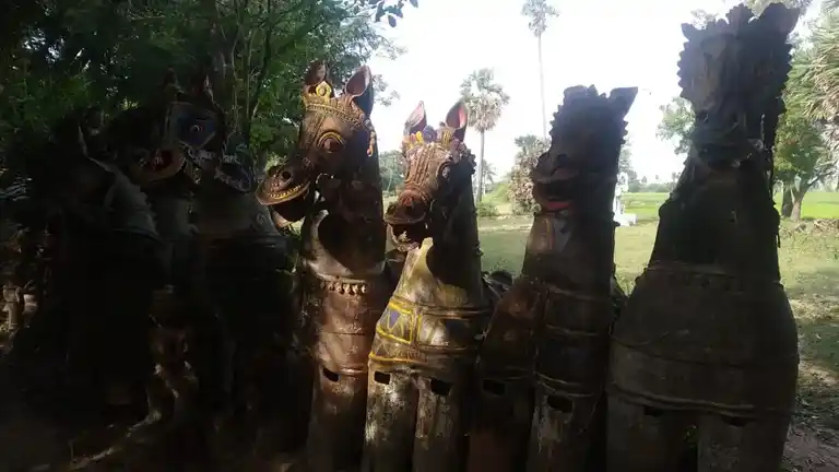 Arulmigu Periyamoolippatti Ayyanar Temple, Vemmani - 622515 அருள்மிகு பெரியமூளிப்பட்டி அய்யனார் திருக்கோயில், Vemmani - 622515, Pudukkottai - Ancient Temple Architecture and History Image 4