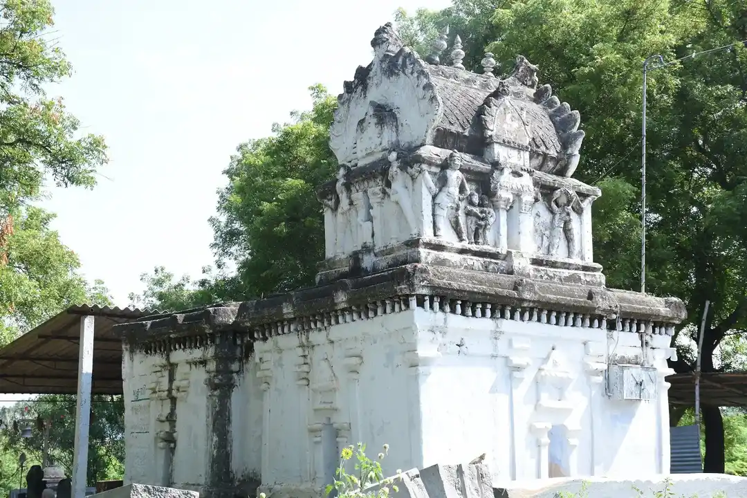 Arulmigu Periyanayakiamman Temple, Nanjaithalayur - 639202 அருள்மிகு பெரியநாகியம்மன் திருக்கோயில், Nanjaithalayur - 639202, Tiruppur - Ancient Temple Architecture and History Image 3