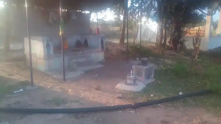 Arulmigu Periyandan Temple, Sithudaiyar - 621709 அருள்மிகு பெரியாண்டான் திருக்கோயில், Sithudaiyar - 621709, Ariyalur - Ancient Temple Architecture and History Image 4