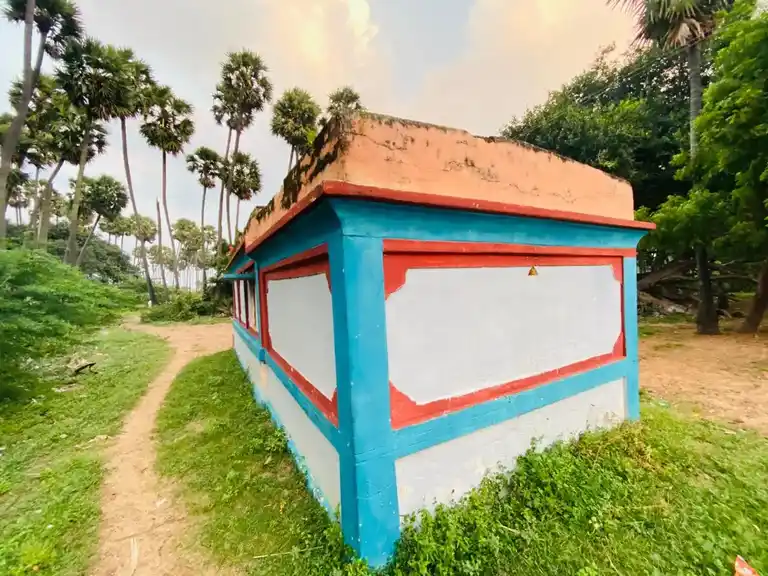 Arulmigu Periyapalayathamman Temple, End Of The Village, Karungali - 601204 அருள்மிகு பெரியபாளையத்தம்மன் திருக்கோயில், End Of The Village, Karungali - 601204, Tiruvallur - Ancient Temple Architecture and History Image 5