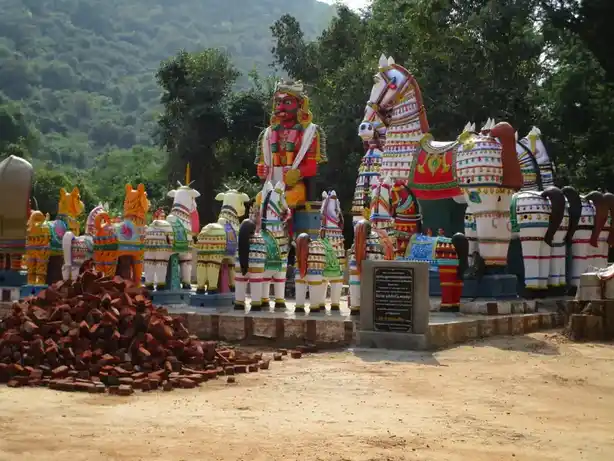 Arulmigu Periyasamy Malai Temple, Siruvachur - 621113 Arulmigu Periyasamy Malai Temple, Siruvachur - 621113, Perambalur - Ancient Temple Architecture and History Image 2