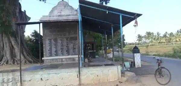 Arulmigu Periyasamy Temple, Ulipuram - 636118 அருள்மிகு &nbspபெரியசாமி திருக்கோவில், உலிபுரம் - 636118, Salem - Ancient Temple Architecture and History Image 3