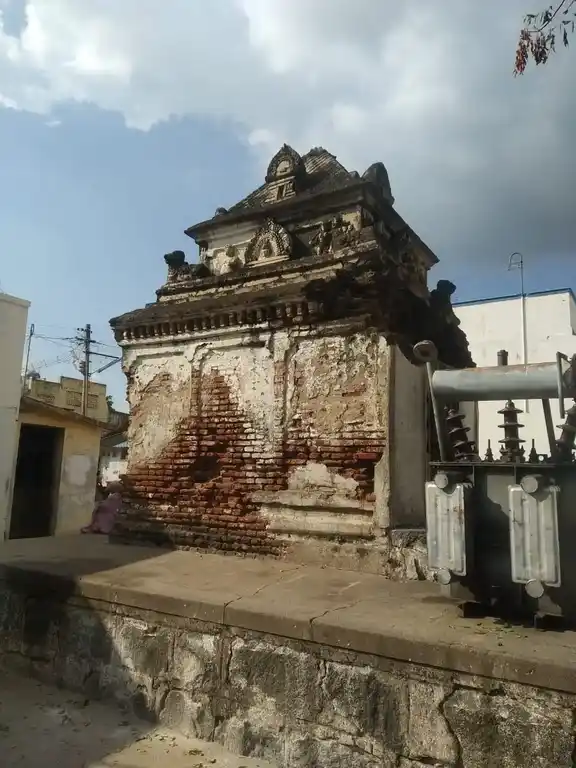 Arulmigu Periyasamy Temple, Ulipuram - 636118 அருள்மிகு &nbspபெரியசாமி திருக்கோவில், உலிபுரம் - 636118, Salem - Ancient Temple Architecture and History Image 4