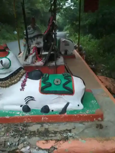 Arulmigu Periyaswamy Temple, Kempanayakkanpalyam - 638503 அருள்மிகு பெரியசாமி திருக்கோயில், Kempanayakkanpalyam - 638503, Erode - Ancient Temple Architecture and History Image 4