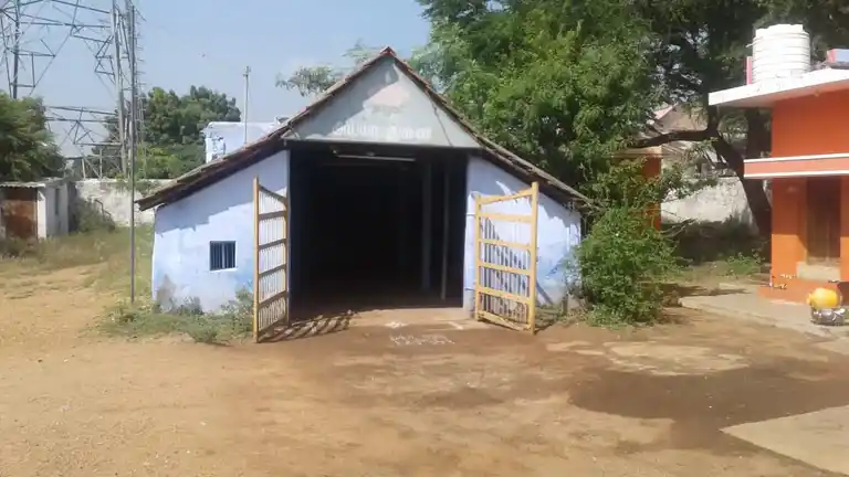 Arulmigu Perumal (A) Eswariamman Temple, Kadambur - 628952 அருள்மிகு பெருமாள் மற்றும் hஸ்வரியம்மன் திருக்கோயில், Kadambur - 628952, Thoothukudi - Ancient Temple Architecture and History Image 3