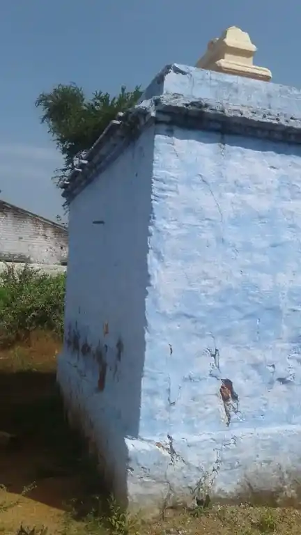 Arulmigu Perumal (A) Eswariamman Temple, Kadambur - 628952 அருள்மிகு பெருமாள் மற்றும் hஸ்வரியம்மன் திருக்கோயில், Kadambur - 628952, Thoothukudi - Ancient Temple Architecture and History Image 4