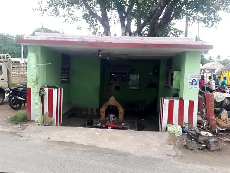 Arulmigu Perumal And Annumar Temple, Alanganalure - 625501