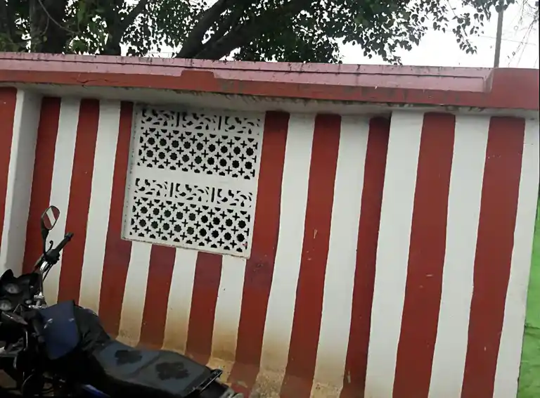 Arulmigu Perumal And Annumar Temple, Alanganalure - 625501 அருள்மிகு பெருமாள் மற்றும் அனுமார் கோயில், Alanganalure - 625501, Madurai - Ancient Temple Architecture and History Image 4