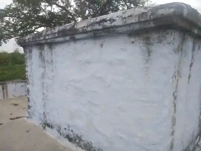 Arulmigu Perumal Temple, Aavalampatti - 635206 Arulmigu Perumal Temple, Aavalampatti - 635206, Krishnagiri - Ancient Temple Architecture and History Image 2