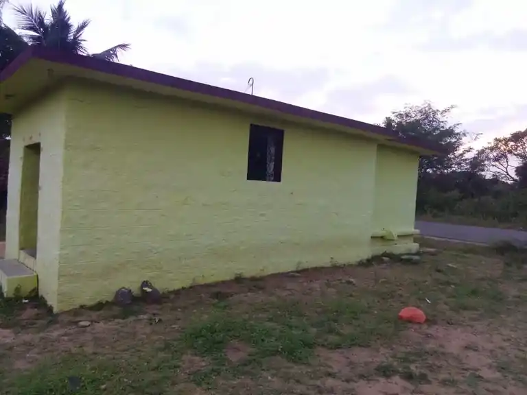 Arulmigu Perumal Temple, Achamangalam - 635108 அருள்மிகு பெருமாள் திருக்கோயில், அச்சமங்கலம் - 635108, Krishnagiri - Ancient Temple Architecture and History Image 4