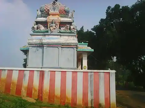 Arulmigu Perumal Temple, Akkaraipatti - 624306 அருள்மிகு அக்கரைப்பட்டி பெருமாள் கோயில், Akkaraipatti - 624306, Dindigul - Ancient Temple Architecture and History Image 4