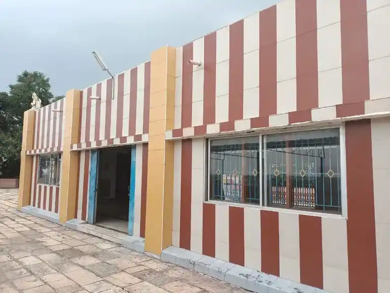 Arulmigu Perumal Temple, Alakuvarpatti - 624001