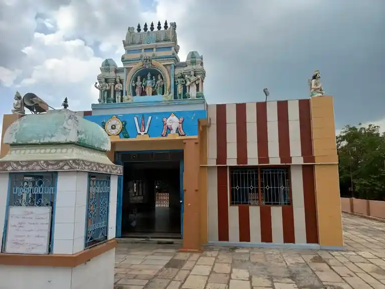 Arulmigu Perumal Temple, Alakuvarpatti - 624001 அருள்மிகு பெருமாள் திருக்கோயில், Alakuvarpatti - 624001, Dindigul - Ancient Temple Architecture and History Image 2