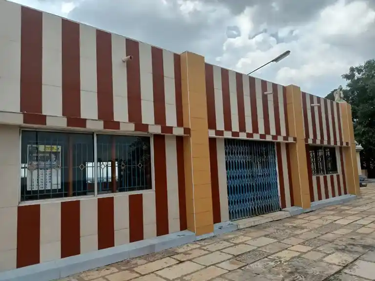 Arulmigu Perumal Temple, Alakuvarpatti - 624001 அருள்மிகு பெருமாள் திருக்கோயில், Alakuvarpatti - 624001, Dindigul - Ancient Temple Architecture and History Image 4