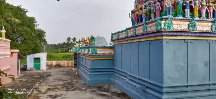 Arulmigu Perumal Temple, Ammiyampatti, Uttangarai - 635207 அருள்மிகு பெருமாள் திருக்கோயில், Ammiyampatti, Uttangarai - 635207, Krishnagiri - Ancient Temple Architecture and History Image 3