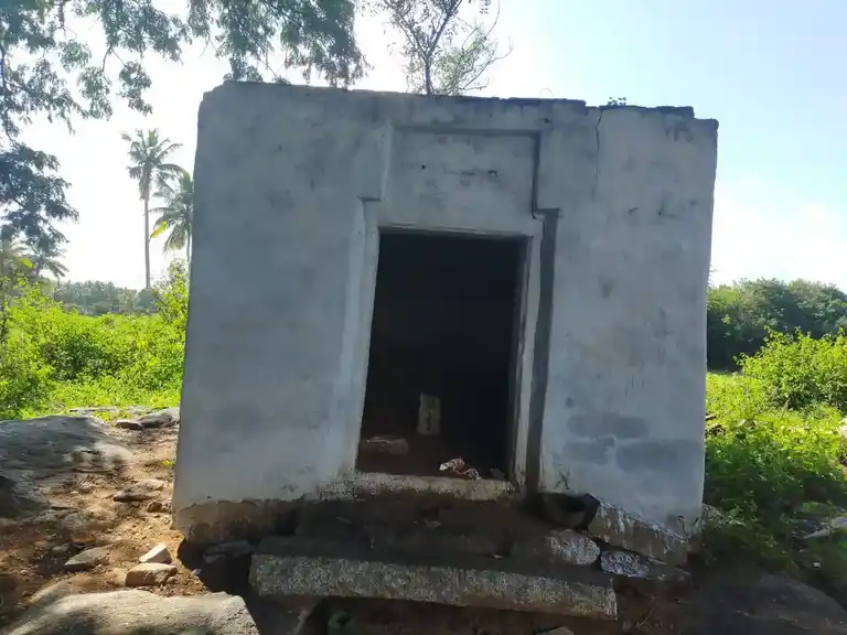 Arulmigu Perumal Temple, Belavarthi - 635120 அருள்மிகு பெருமாள் திருக்கோயில், பெலவர்த்தி - 635120, Krishnagiri - Ancient Temple Architecture and History Image 5