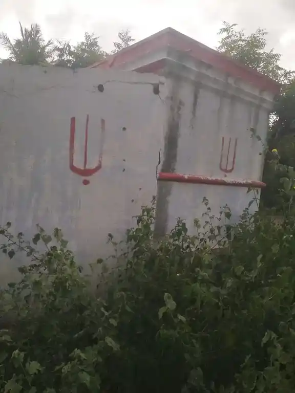 Arulmigu Perumal Temple, Bevuhalli - 636808