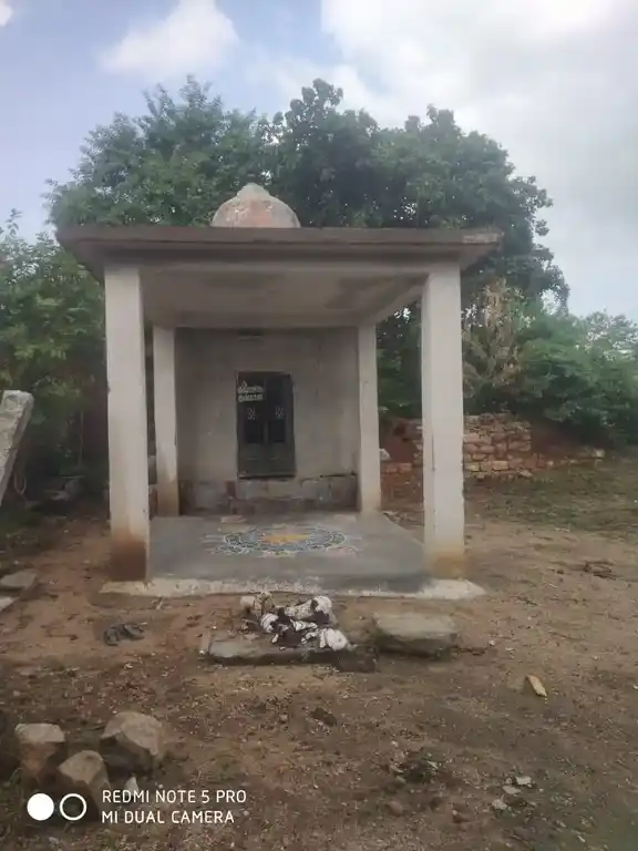 Arulmigu Perumal Temple, Cellamanthadi - 624005 அருள்மிகு பெருமாள் திருக்கோயில், Cellamanthadi - 624005, Dindigul - Ancient Temple Architecture and History Image 3