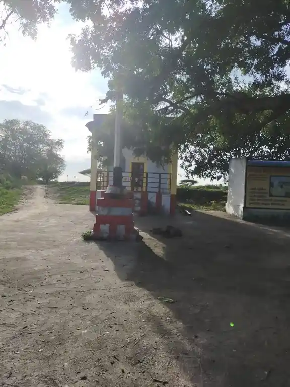 Arulmigu Perumal Temple, Chinnamalaikkunru - 628902