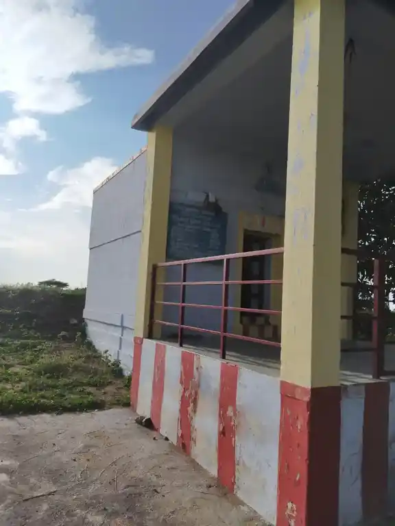 Arulmigu Perumal Temple, Chinnamalaikkunru - 628902 அருள்மிகு பெருமாள் திருக்கோயில், Chinnamalaikkunru - 628902, Thoothukudi - Ancient Temple Architecture and History Image 3