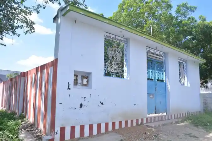 Arulmigu Perumal Temple, Chinnavallikulam, Chinnavallikulam - 626004 அருள்மிகு பெருமாள் திருக்கோயில், சின்னவள்ளிக்குளம், சின்னவள்ளிக்குளம் - 626004, Virudhunagar - Ancient Temple Architecture and History Image 5