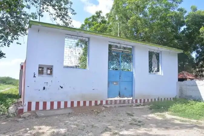 Arulmigu Perumal Temple, Chinnavallikulam, Chinnavallikulam - 626004 அருள்மிகு பெருமாள் திருக்கோயில், சின்னவள்ளிக்குளம், சின்னவள்ளிக்குளம் - 626004, Virudhunagar - Ancient Temple Architecture and History Image 6