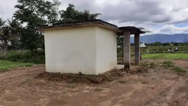 Arulmigu Perumal Temple, Chokkalampatty - 635852 அருள்மிகு பெருமாள் திருக்கோயில், சொக்கலாம்பட்டி - 635852, Thirupathur - Ancient Temple Architecture and History Image 3