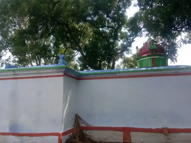 Arulmigu Perumal Temple, Eramanayakanpatti - 624613 அருள்மிகு பெருமாள் திருக்கோயில், Eramanayakanpatti - 624613, Dindigul - Ancient Temple Architecture and History Image 2