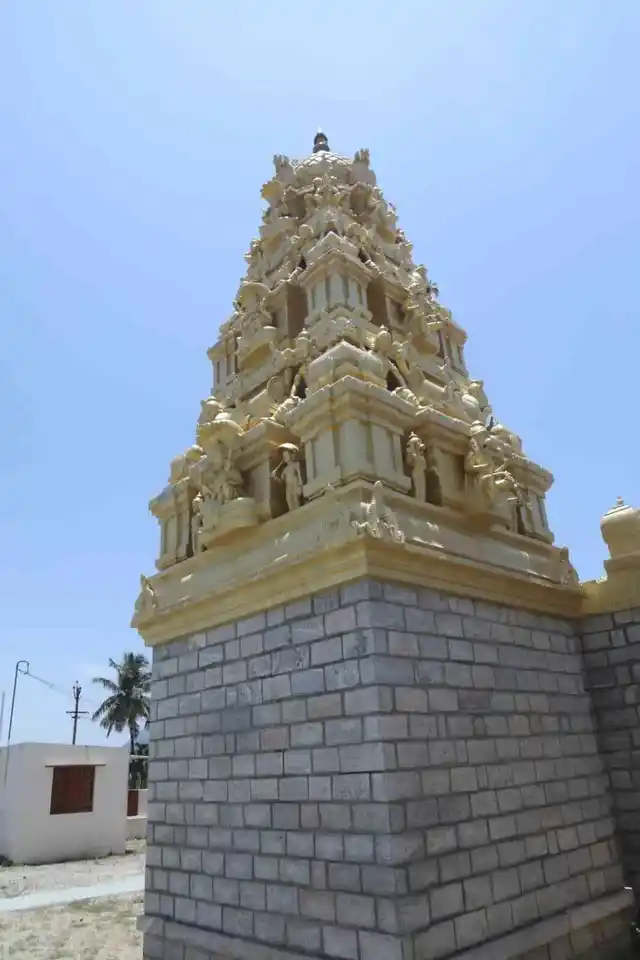 Arulmigu Perumal Temple, Eriyodu - 624702 அருள்மிகு பெருமாள் திருக்கோயில், Eriyodu - 624702, Dindigul - Ancient Temple Architecture and History Image 3