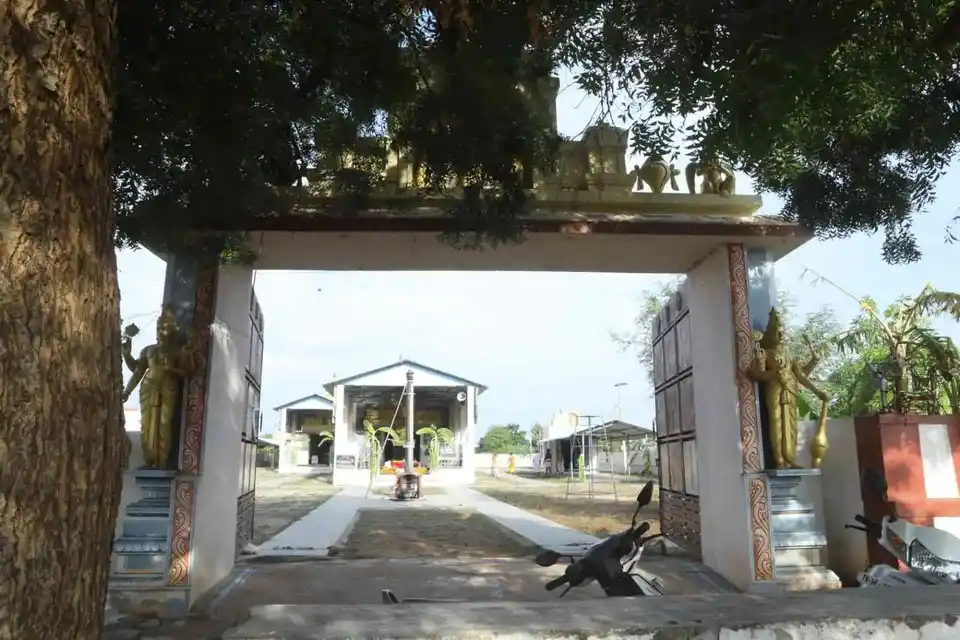 Arulmigu Perumal Temple, Eriyodu - 624702 அருள்மிகு பெருமாள் திருக்கோயில், Eriyodu - 624702, Dindigul - Ancient Temple Architecture and History Image 6