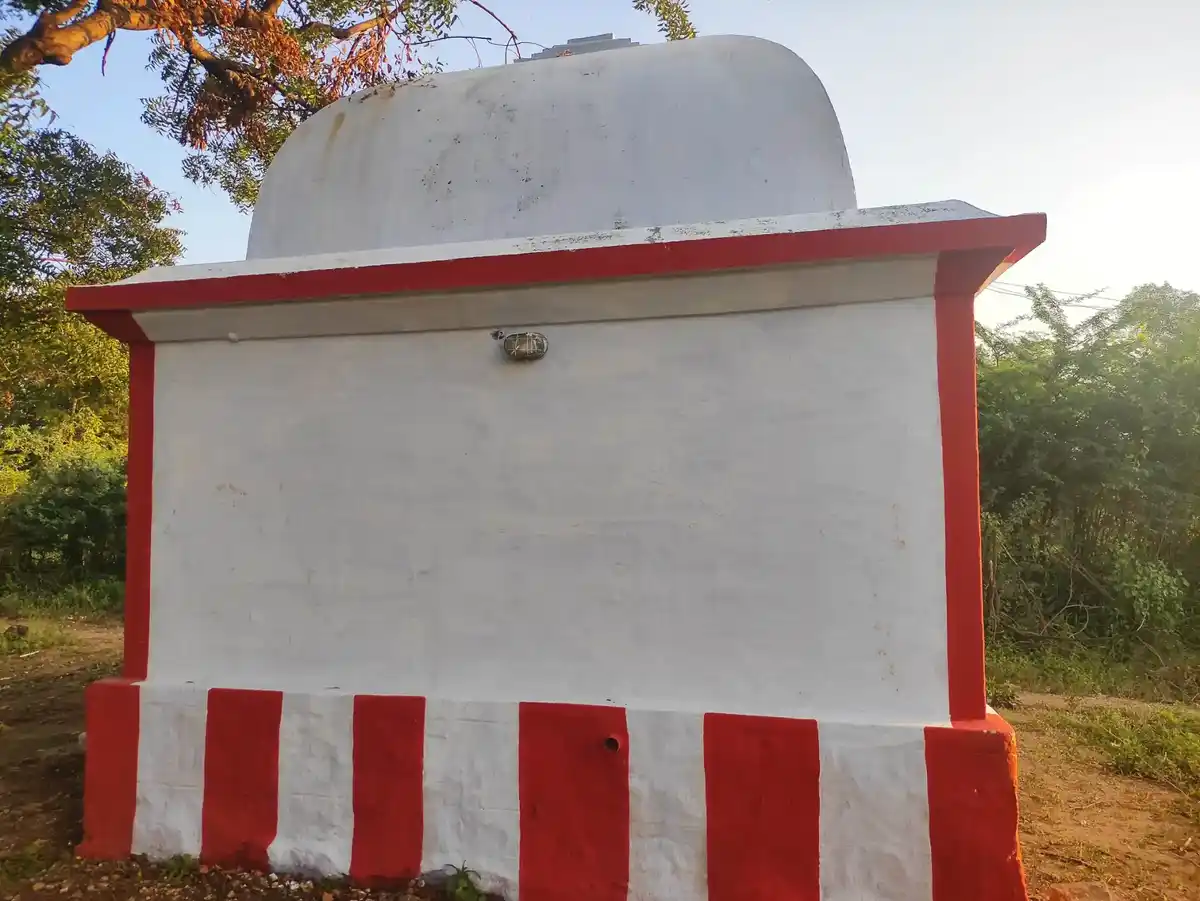 Arulmigu Perumal Temple, Gullalagundu - 624201 அருள்மிகு பெருமாள் திருக்கோயில், Gullalagundu - 624201, Dindigul - Ancient Temple Architecture and History Image 4